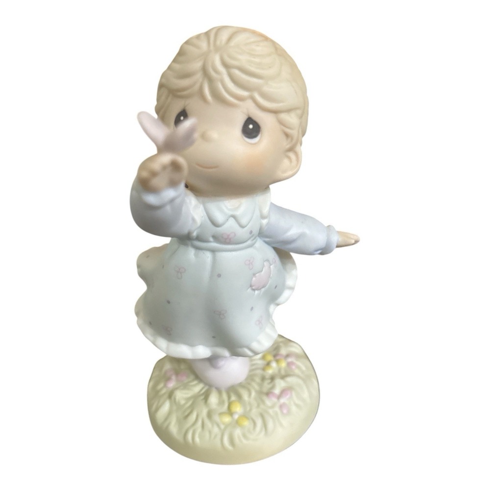 Precious Moments "Happiness Is At‎ Our Fingertips" Girl Figurine 529931